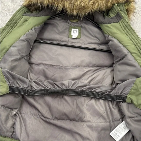GAP Baby Green Jacket with Faux Fur Hood. - Picture 6 of 6